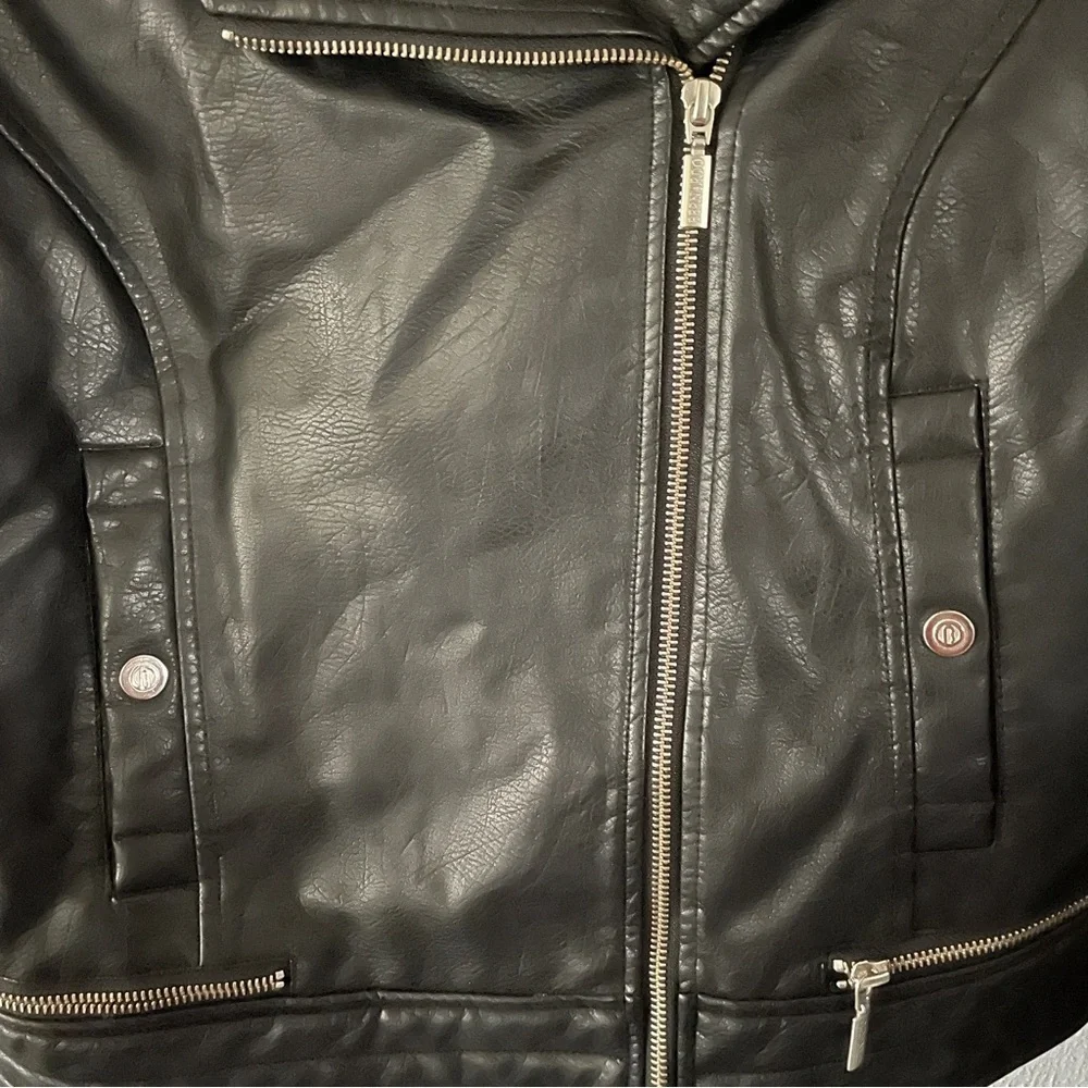 Bernardo Black Leather Motorcycle Moto Jacket Womens Size M - Picture 4 of 9